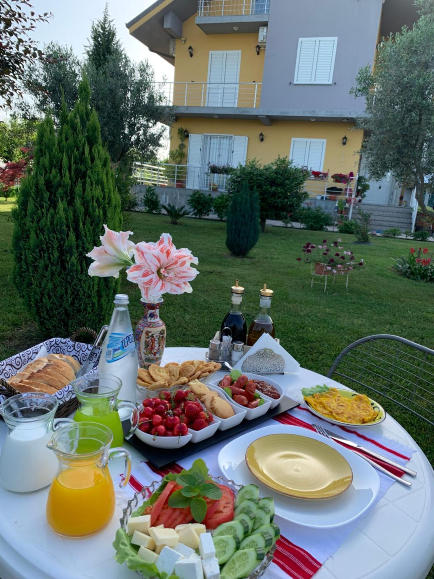Hotel Villa Linda Shkoder Exterior photo